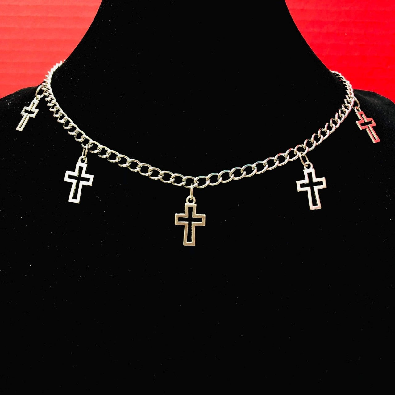 Chain Cross Choker
